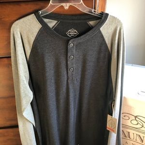 Men’s longsleeve shirt